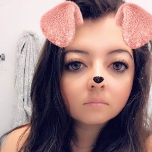 Meet your Posher, Adrienne